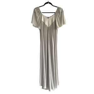 MISS ELAINE Vintage Long Nightgown  L